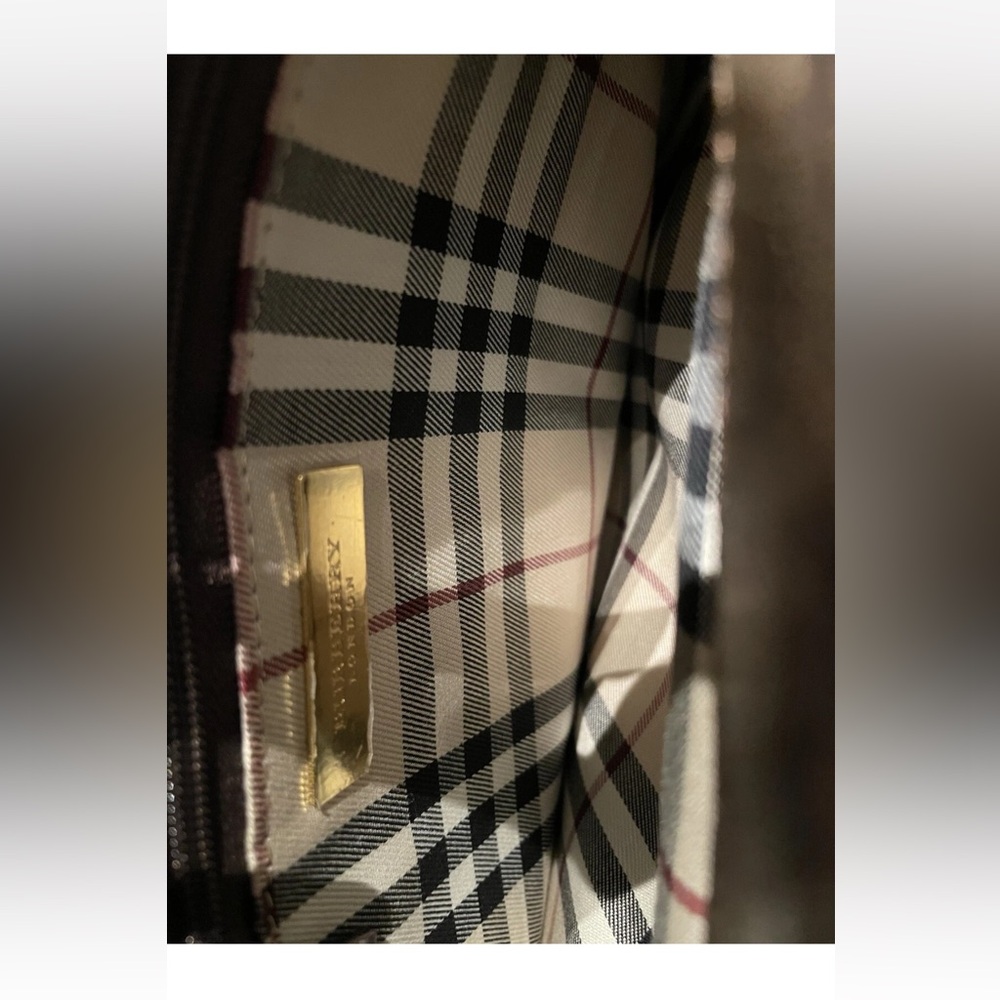 Burberry Classic Checkered Interior with Gold Plaque - Picture 4 of 6